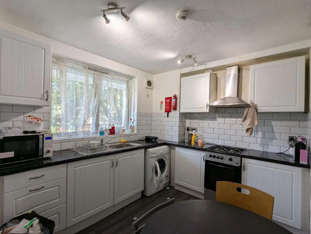 3 bedroom maisonette for rent