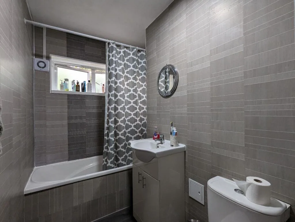 3 bedroom maisonette for rent