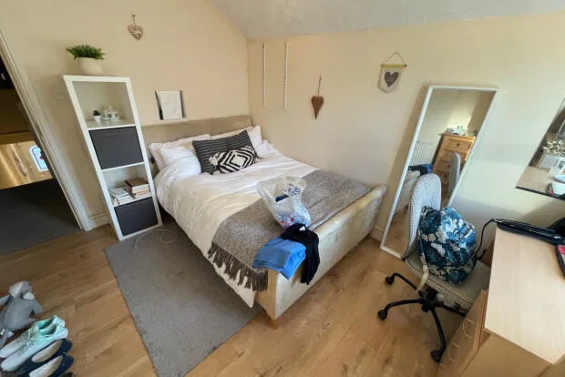 5 bedroom terraced house for rent