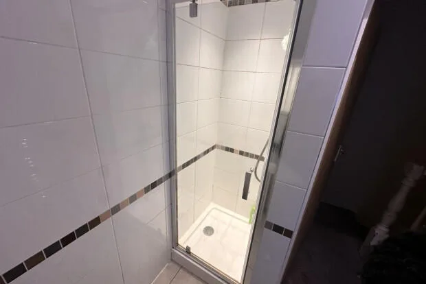 5 bedroom terraced house for rent