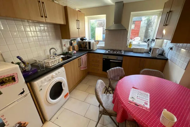 5 bedroom terraced house for rent
