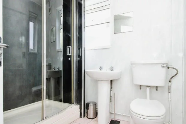 5 bedroom terraced house for rent