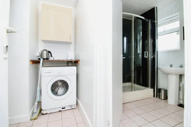 5 bedroom terraced house for rent