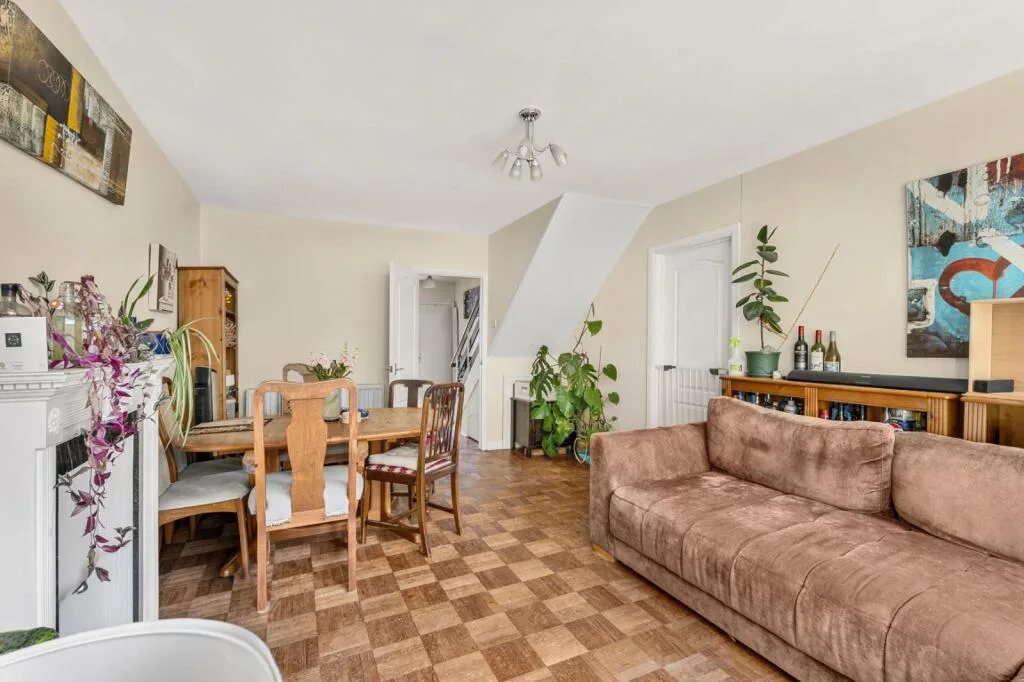 4 bedroom flat for rent