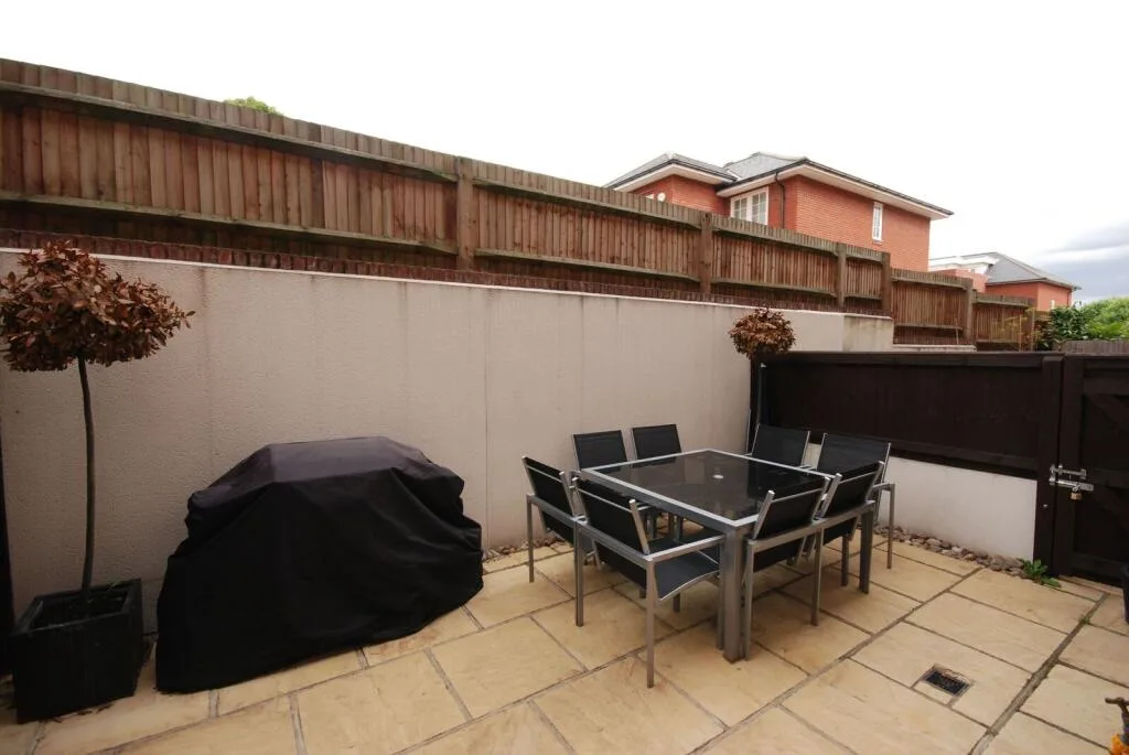 3 bedroom flat for rent