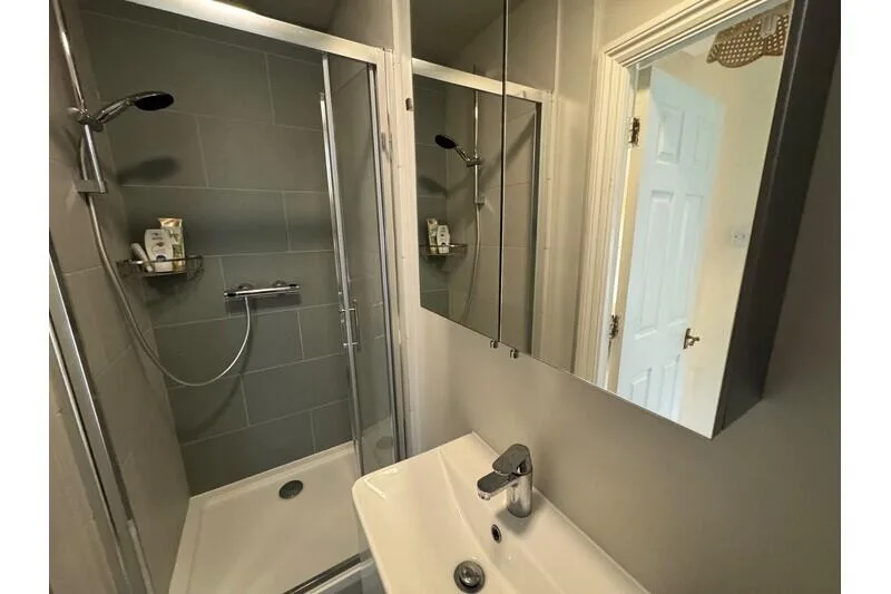 2 bedroom maisonette for rent