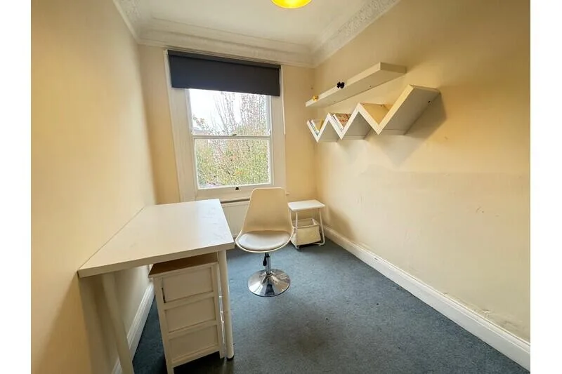 2 bedroom maisonette for rent