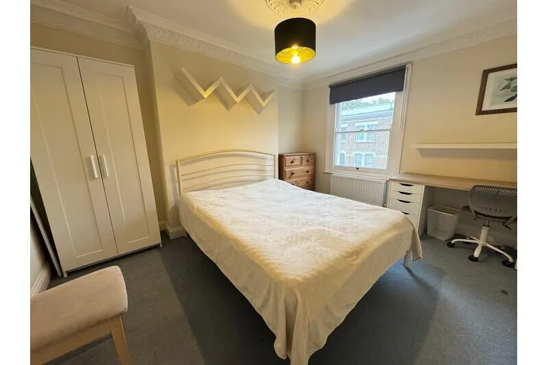 2 bedroom maisonette for rent
