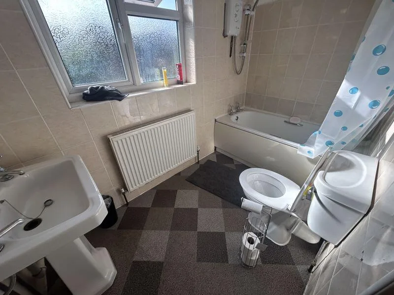 5 bedroom terraced house for rent