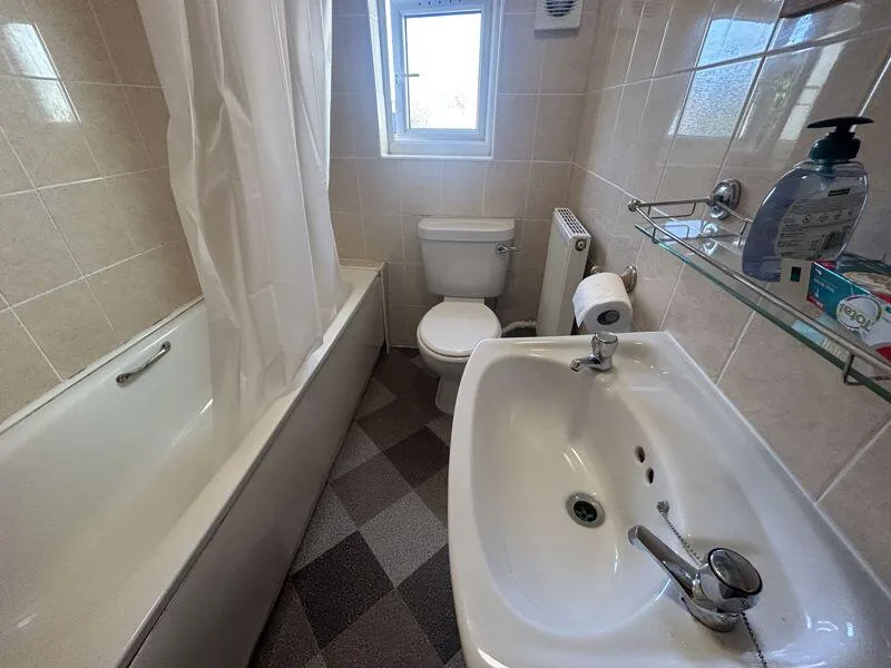 5 bedroom terraced house for rent