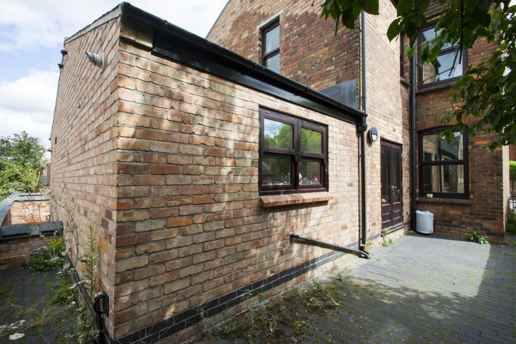 7 bedroom semi-detached house for rent