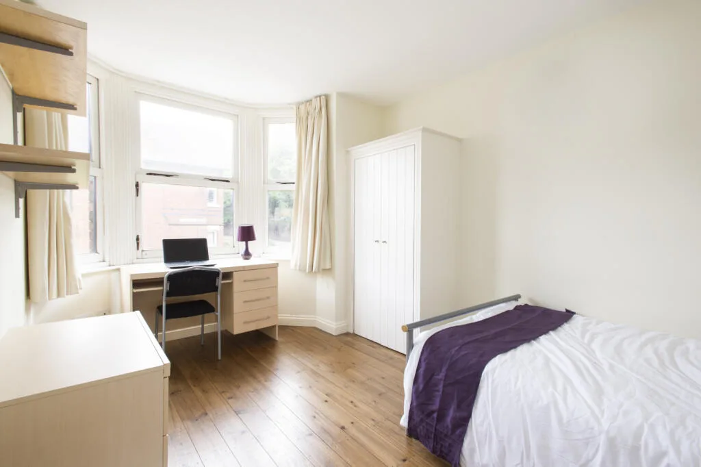 7 bedroom semi-detached house for rent