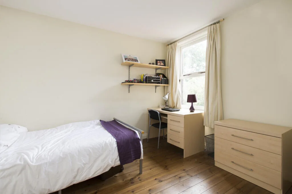 7 bedroom semi-detached house for rent