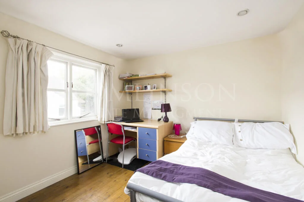 7 bedroom semi-detached house for rent
