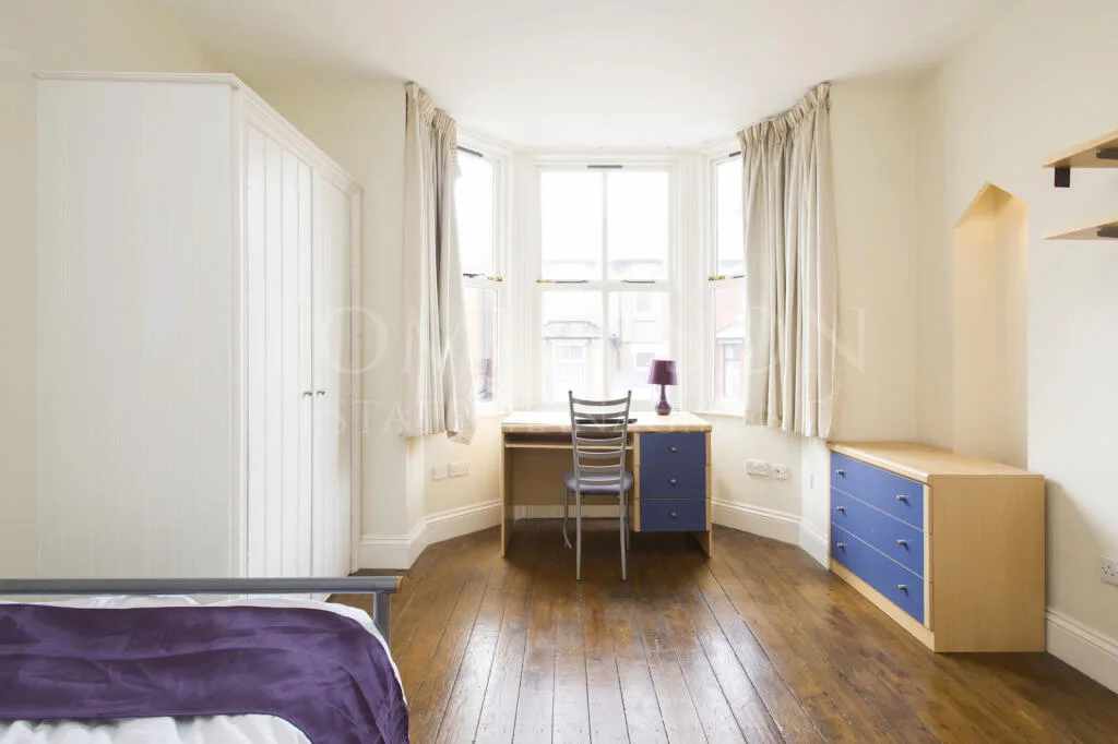 7 bedroom semi-detached house for rent