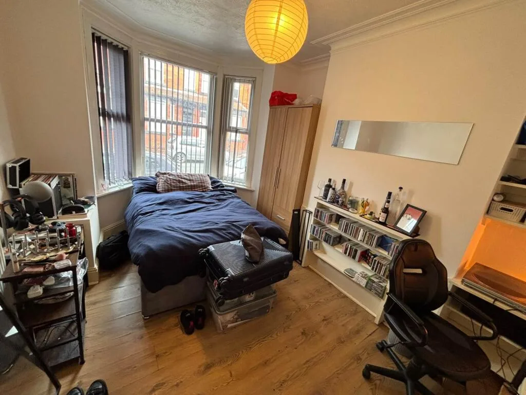 4 bedroom semi-detached house for rent