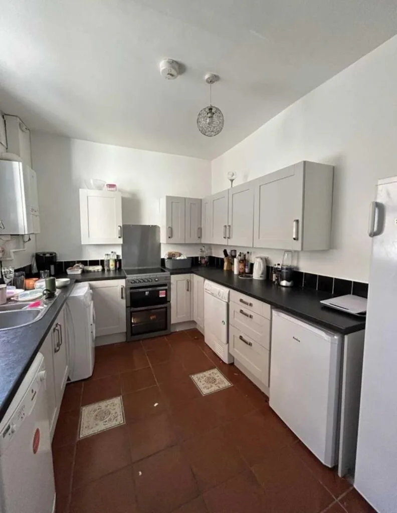 4 bedroom semi-detached house for rent