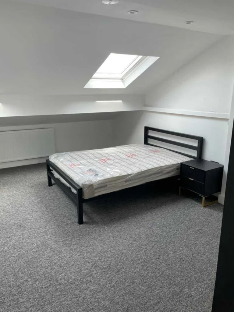 6 bedroom terraced house for rent
