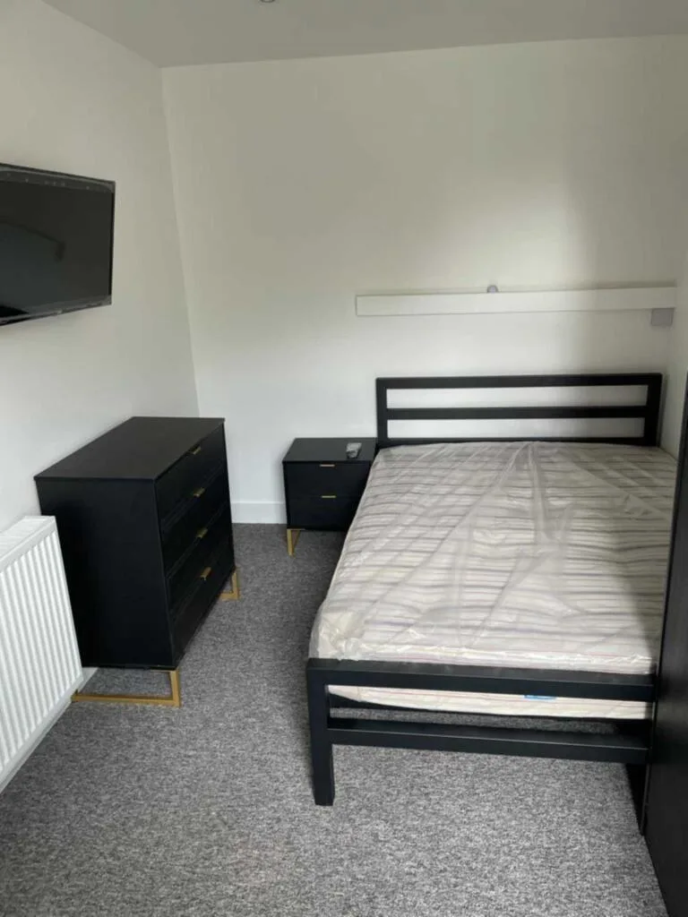 6 bedroom terraced house for rent