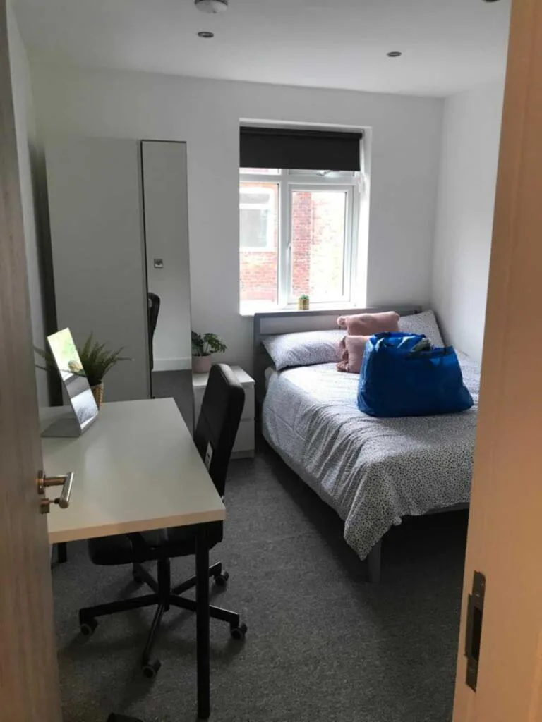 6 bedroom terraced house for rent