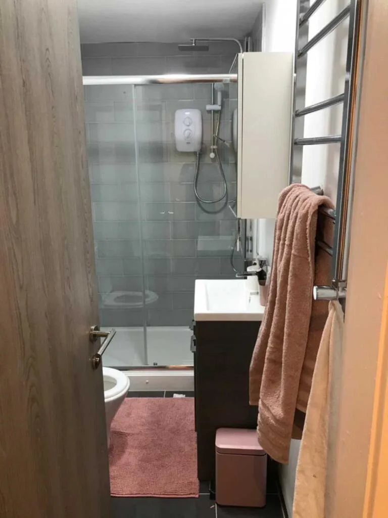 6 bedroom terraced house for rent