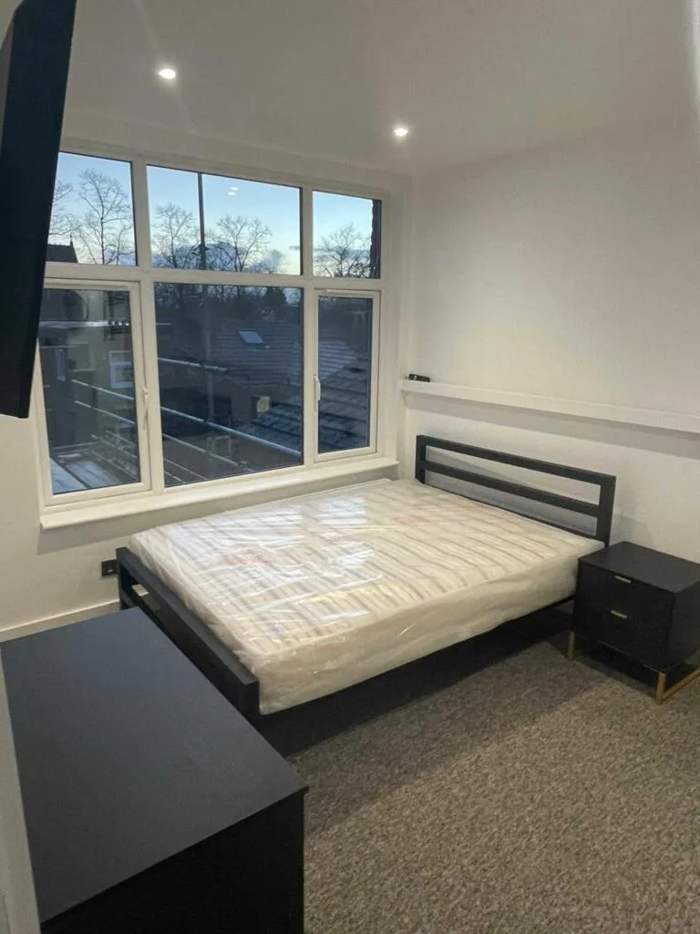6 bedroom terraced house for rent