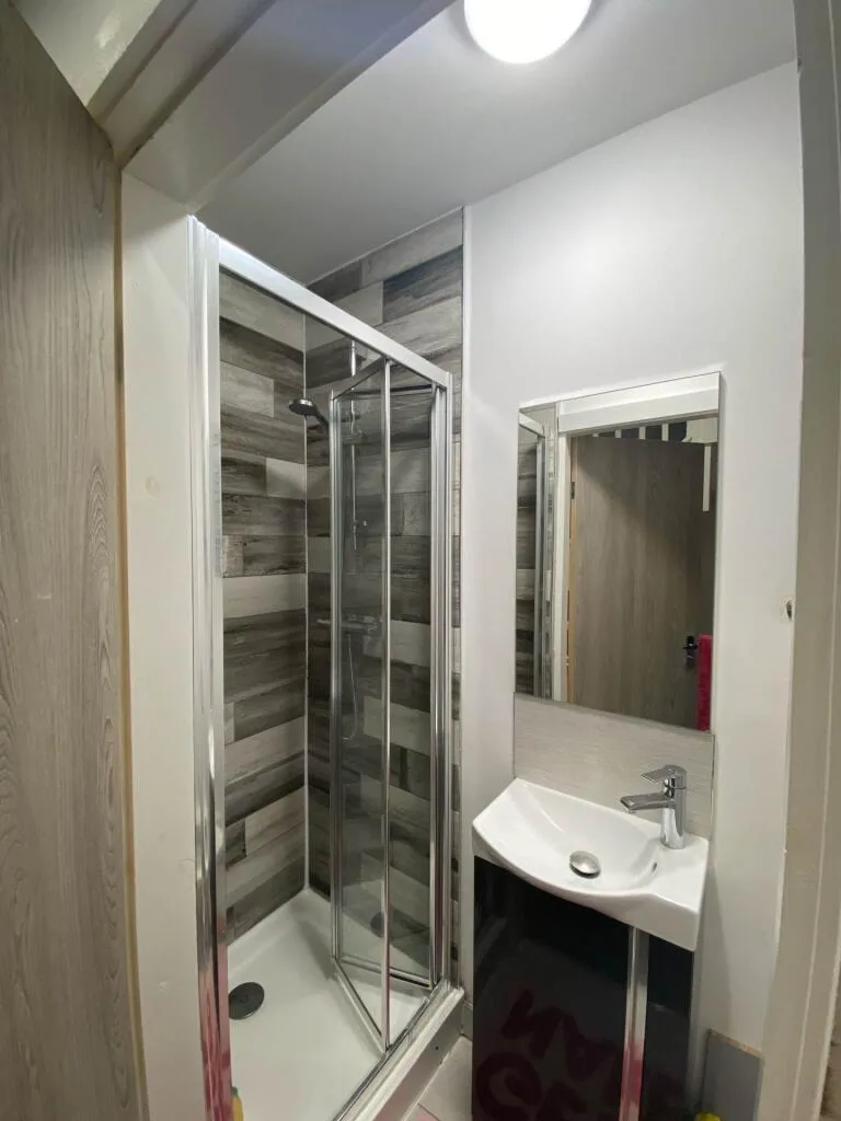 6 bedroom terraced house for rent