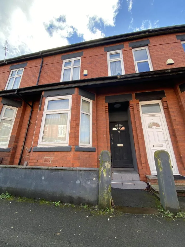 6 bedroom terraced house for rent