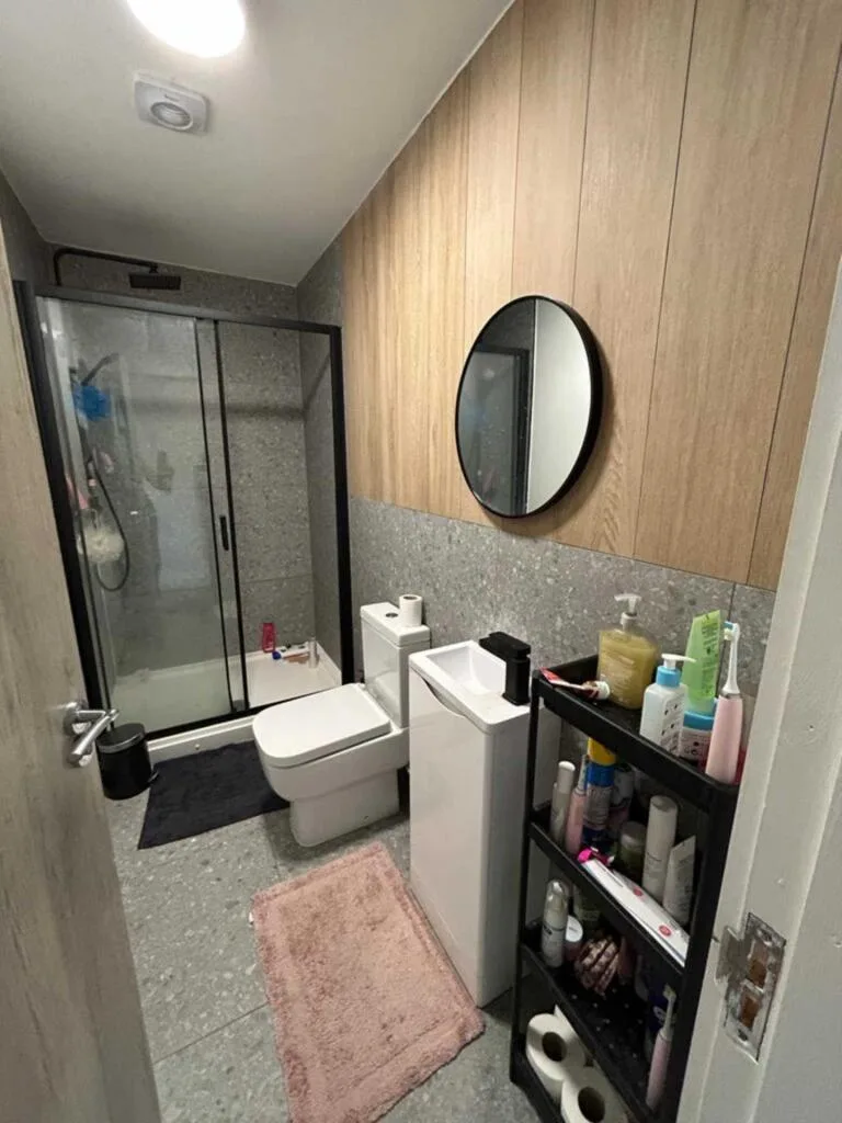 6 bedroom end of terrace house for rent