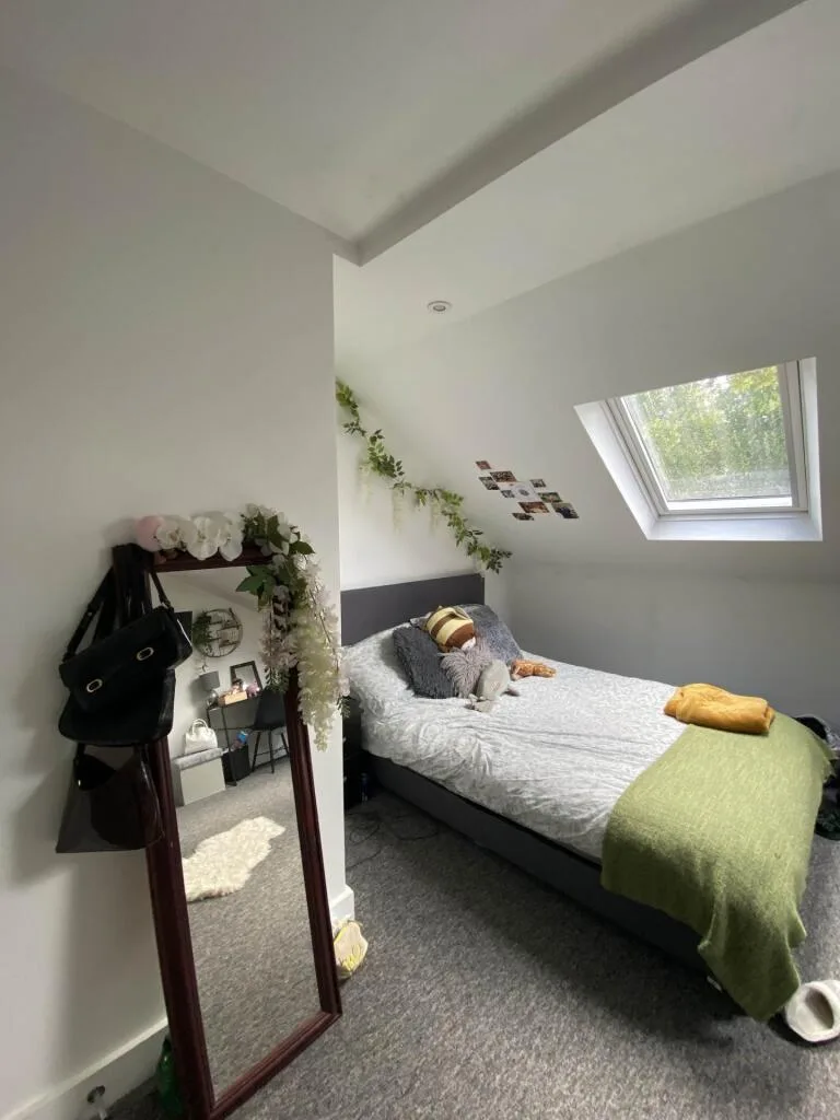 6 bedroom end of terrace house for rent