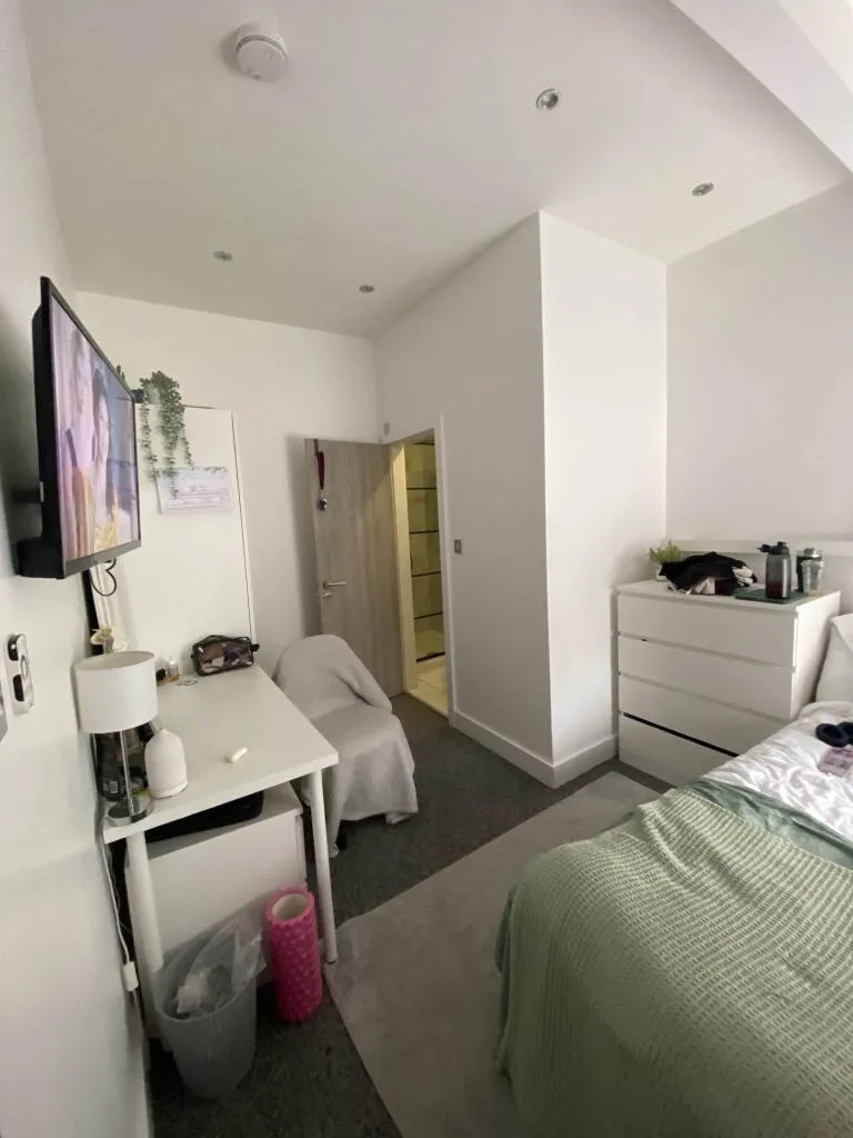 6 bedroom terraced house for rent