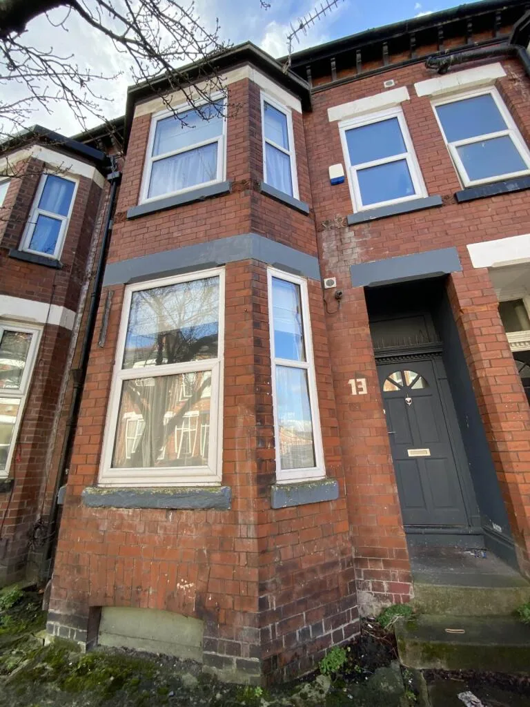6 bedroom terraced house for rent