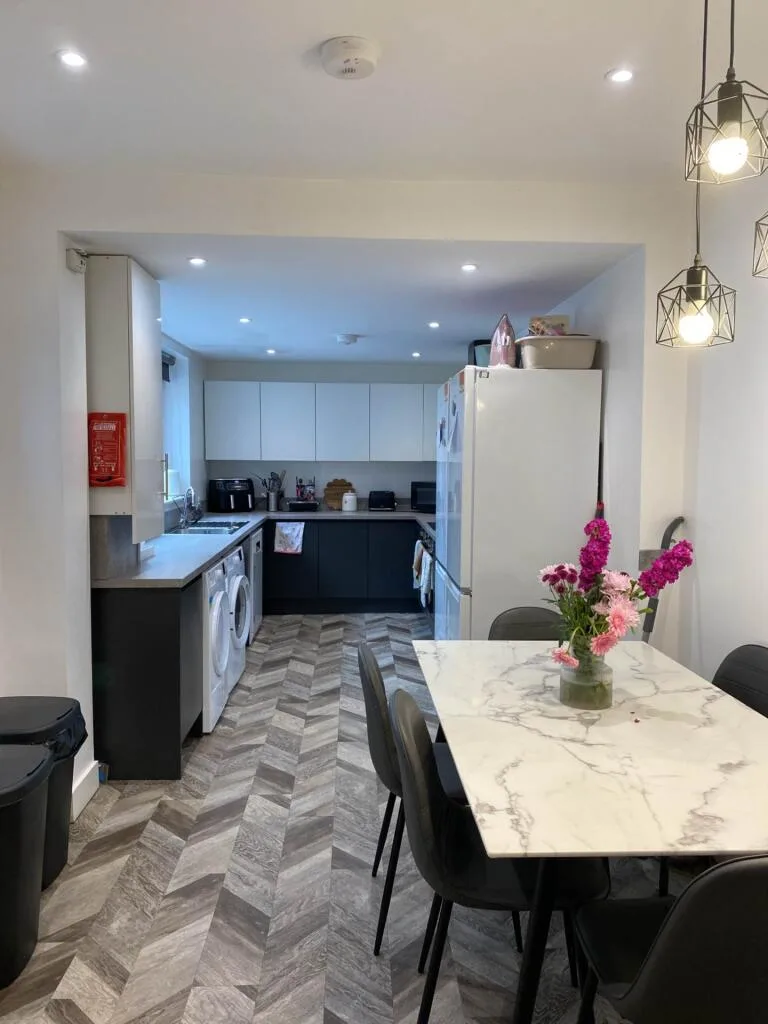6 bedroom terraced house for rent