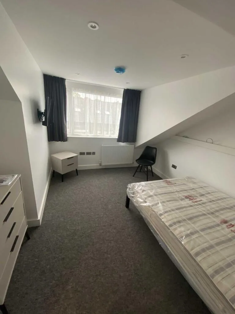 6 bedroom terraced house for rent