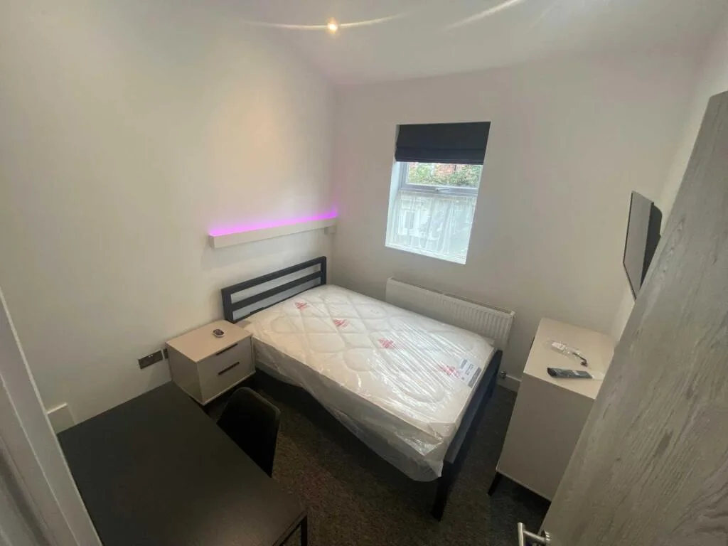 6 bedroom terraced house for rent
