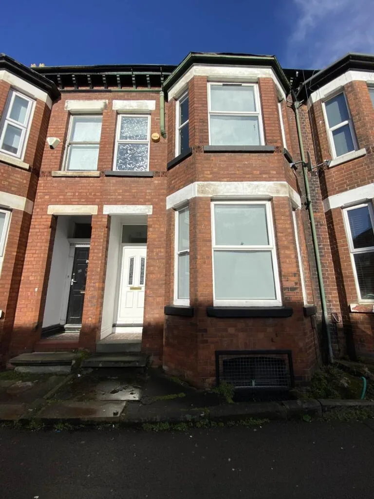 6 bedroom terraced house for rent