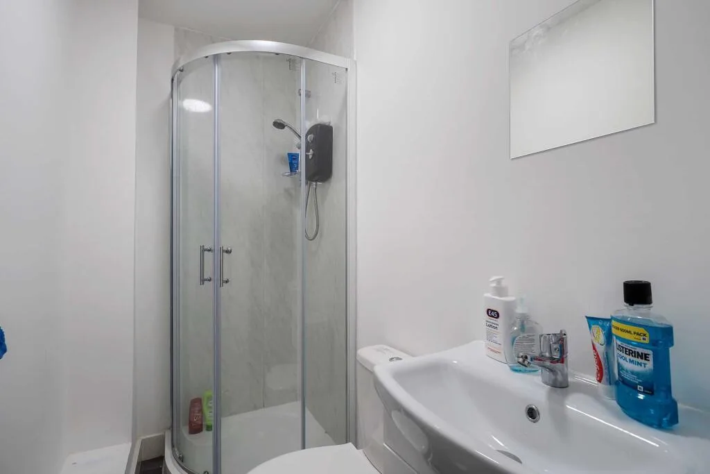5 bedroom terraced house for rent