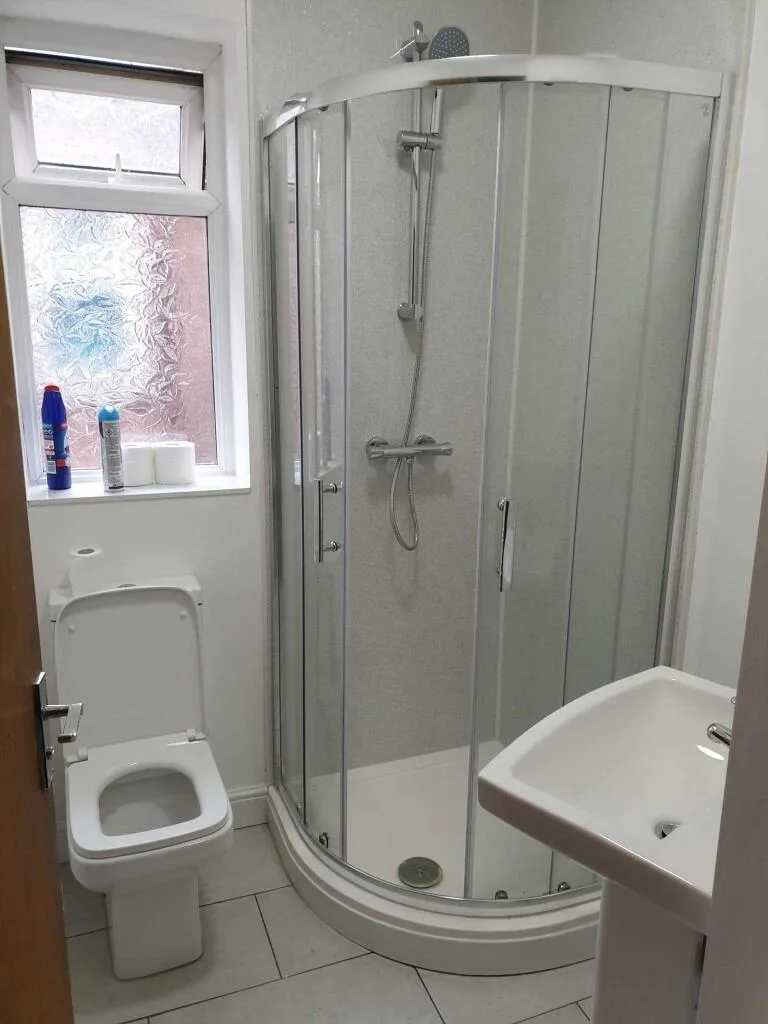 5 bedroom terraced house for rent