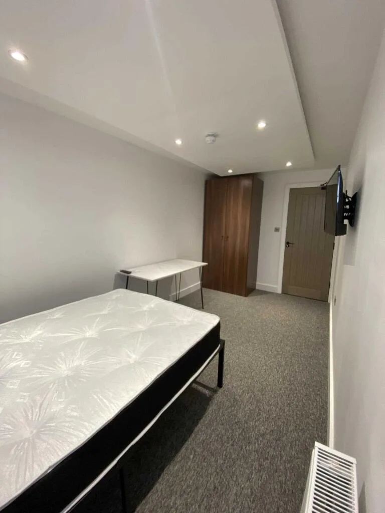 6 bedroom terraced house for rent
