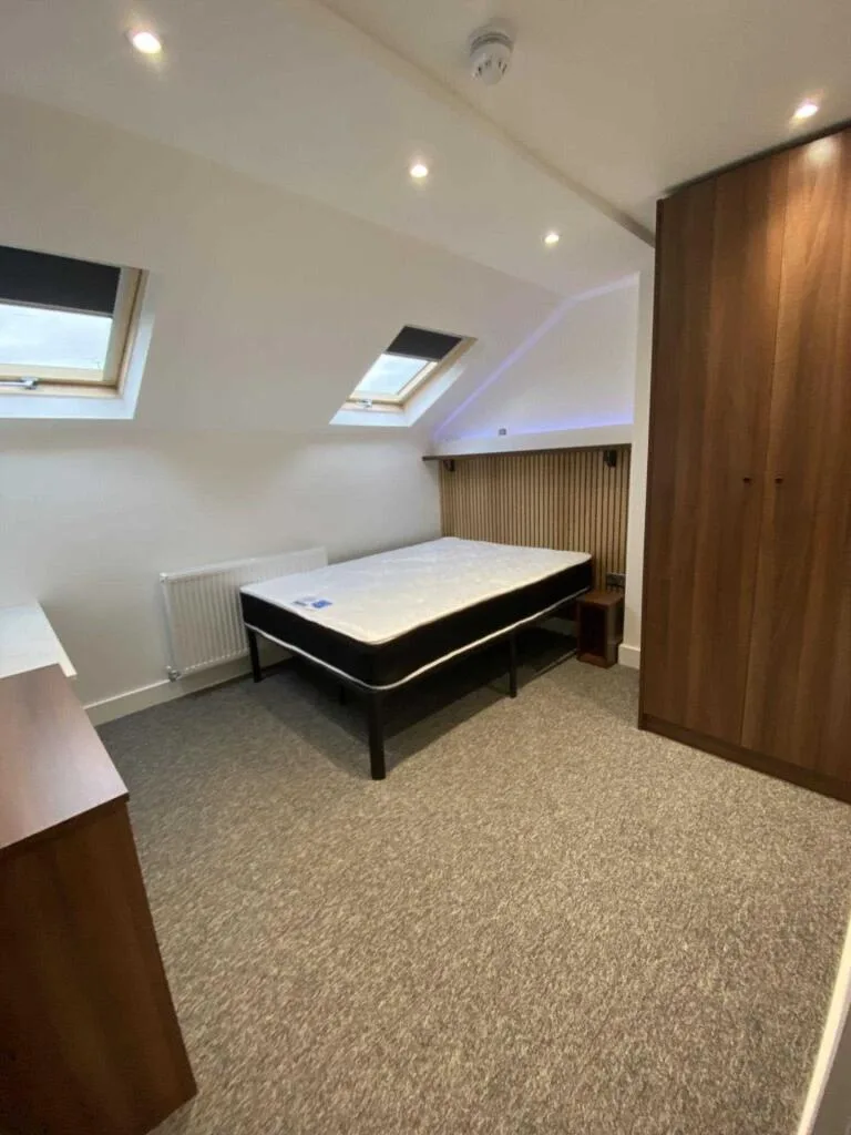 6 bedroom terraced house for rent
