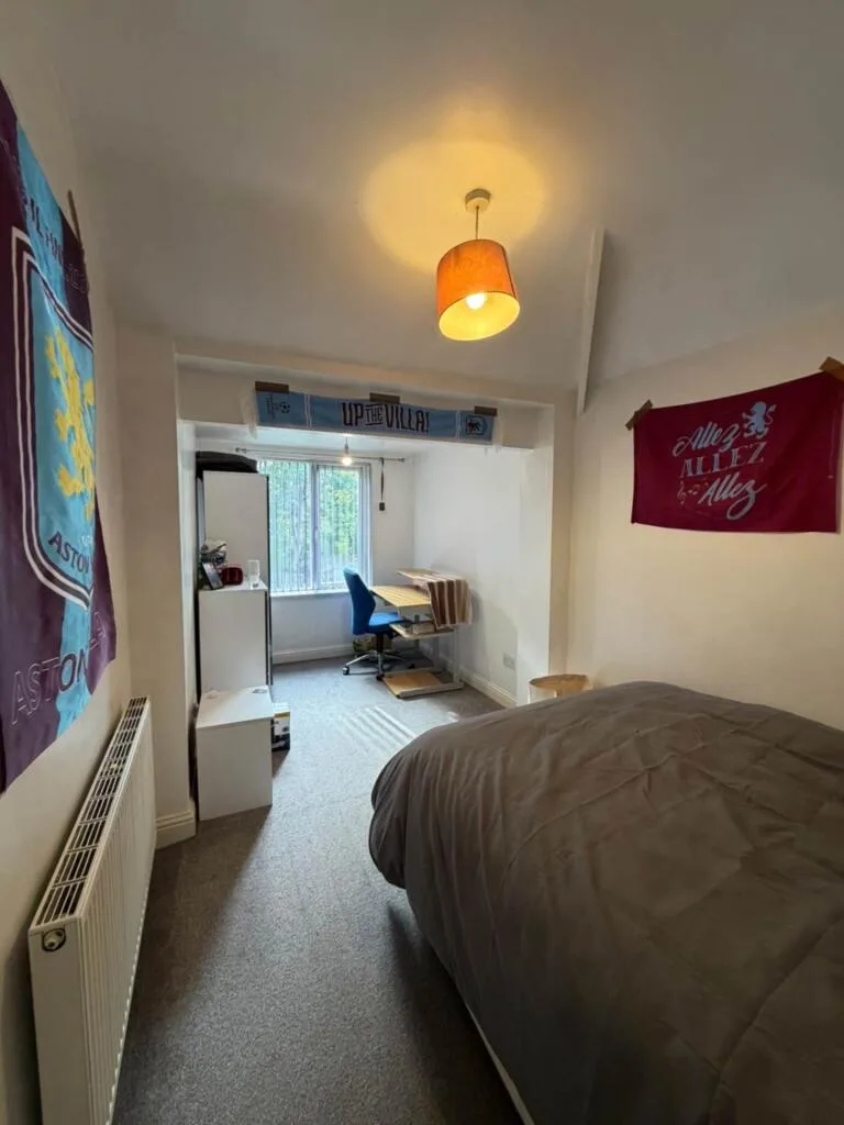 4 bedroom semi-detached house for rent