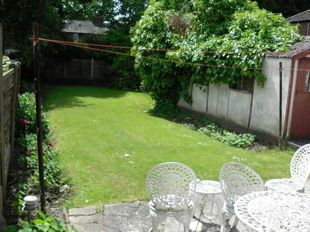 4 bedroom semi-detached house for rent