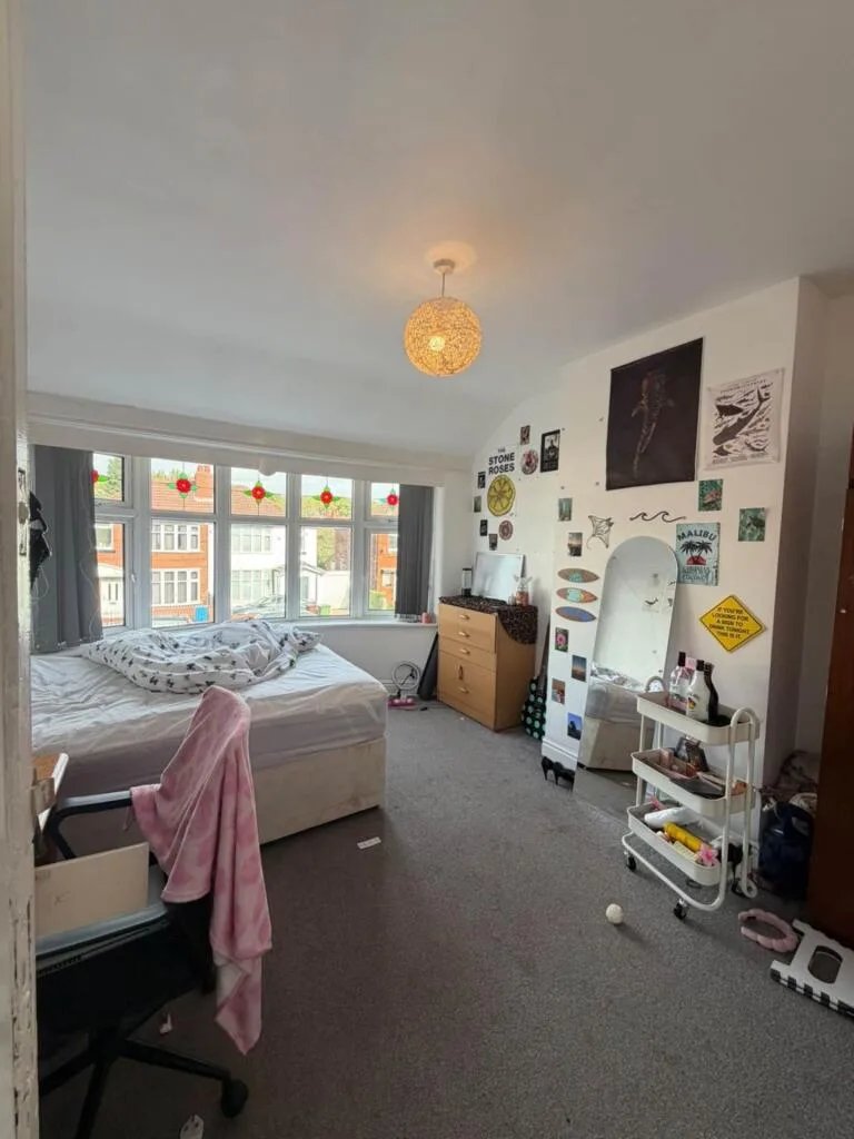 4 bedroom semi-detached house for rent