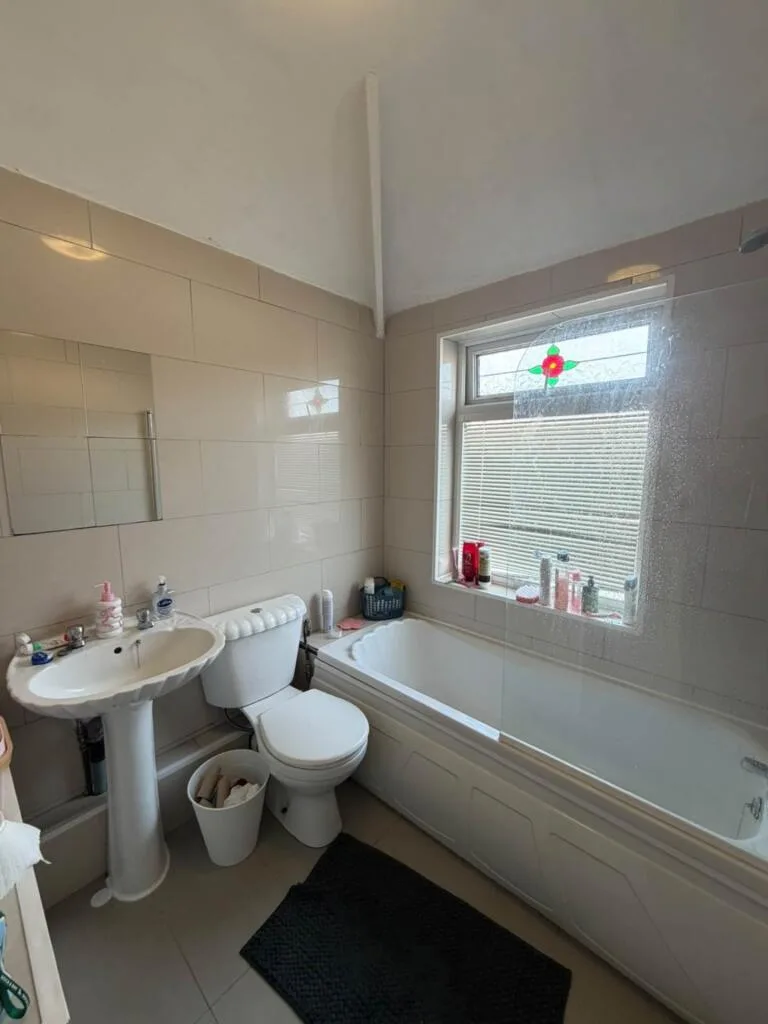 4 bedroom semi-detached house for rent