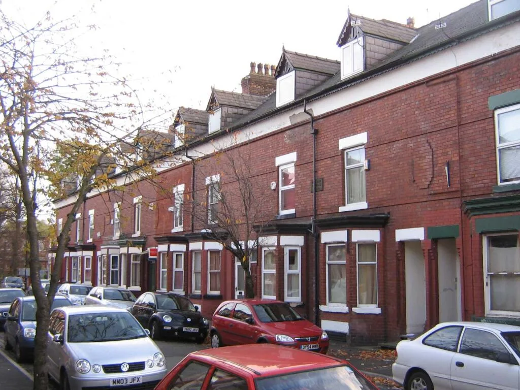 5 bedroom terraced house for rent