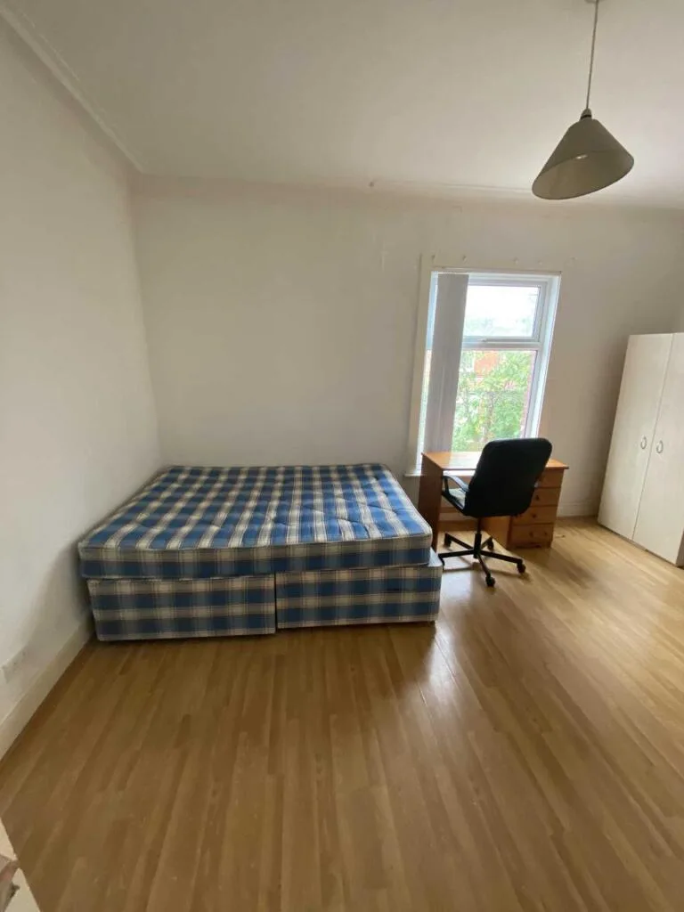 5 bedroom terraced house for rent