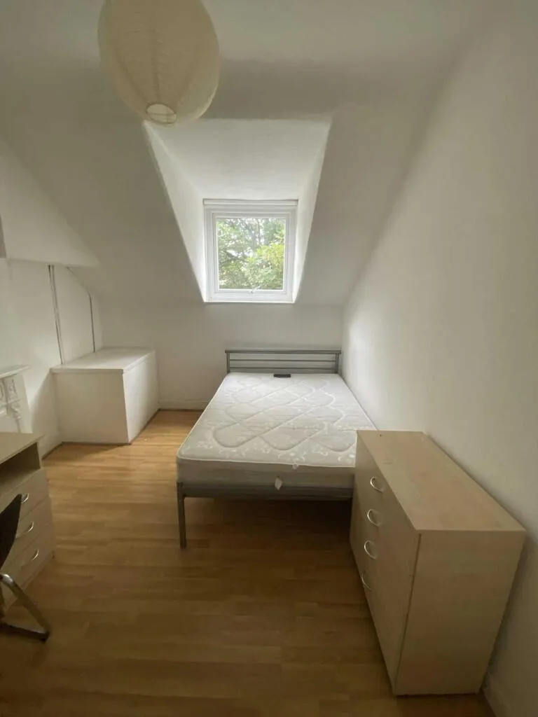 5 bedroom terraced house for rent