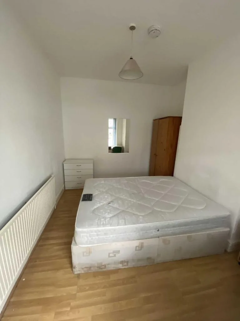 5 bedroom terraced house for rent