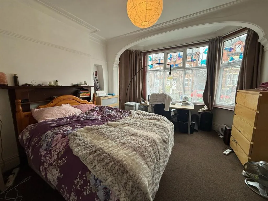 6 bedroom house for rent