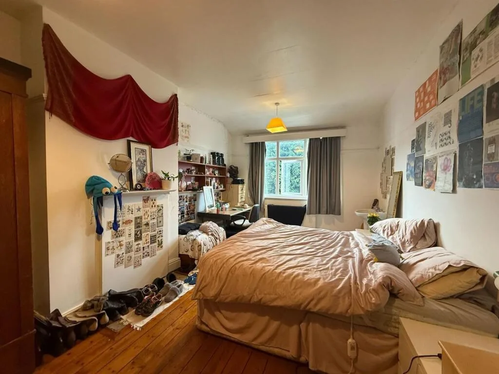 6 bedroom house for rent